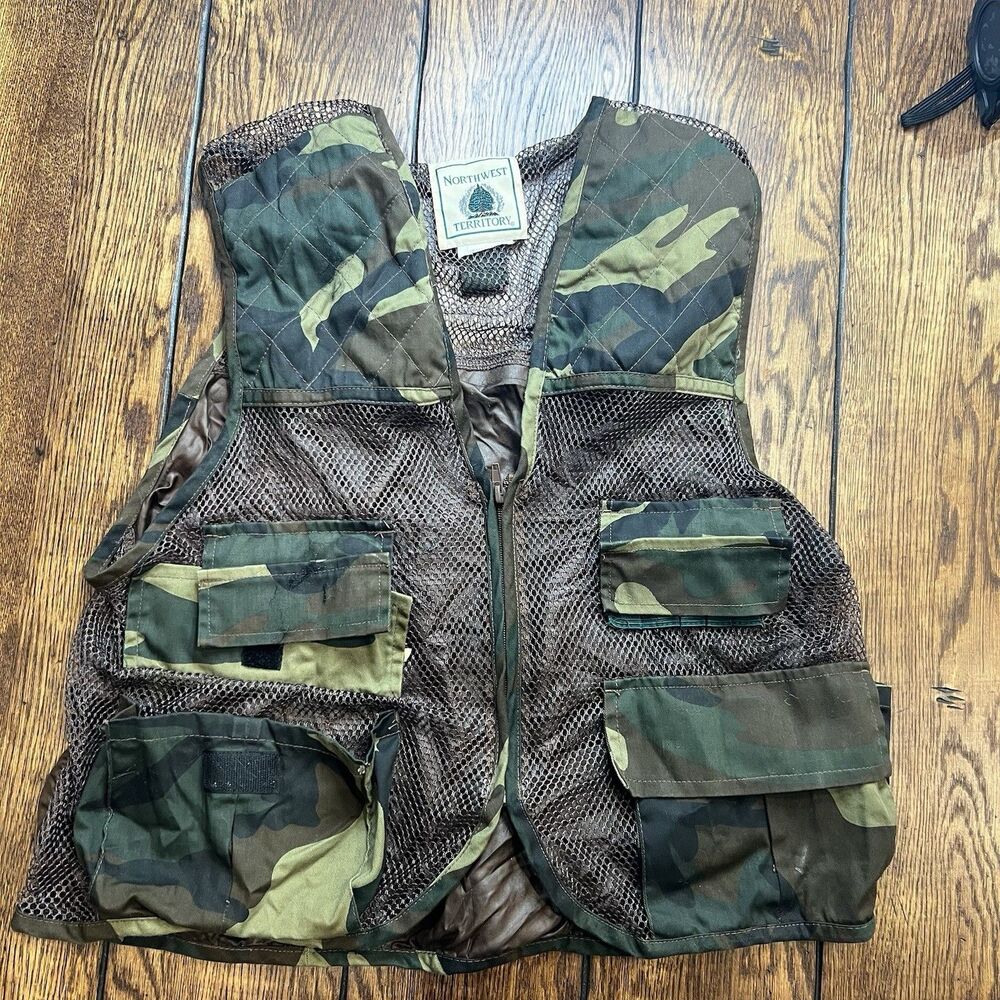 Men’s Northwest Territory Camo Hunting Vest-Size M- Mesh Game Bag Pockets Shell
